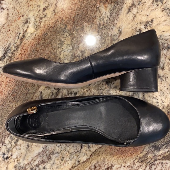 Tory Burch Black Pumps Size 9 - Picture 6 of 9